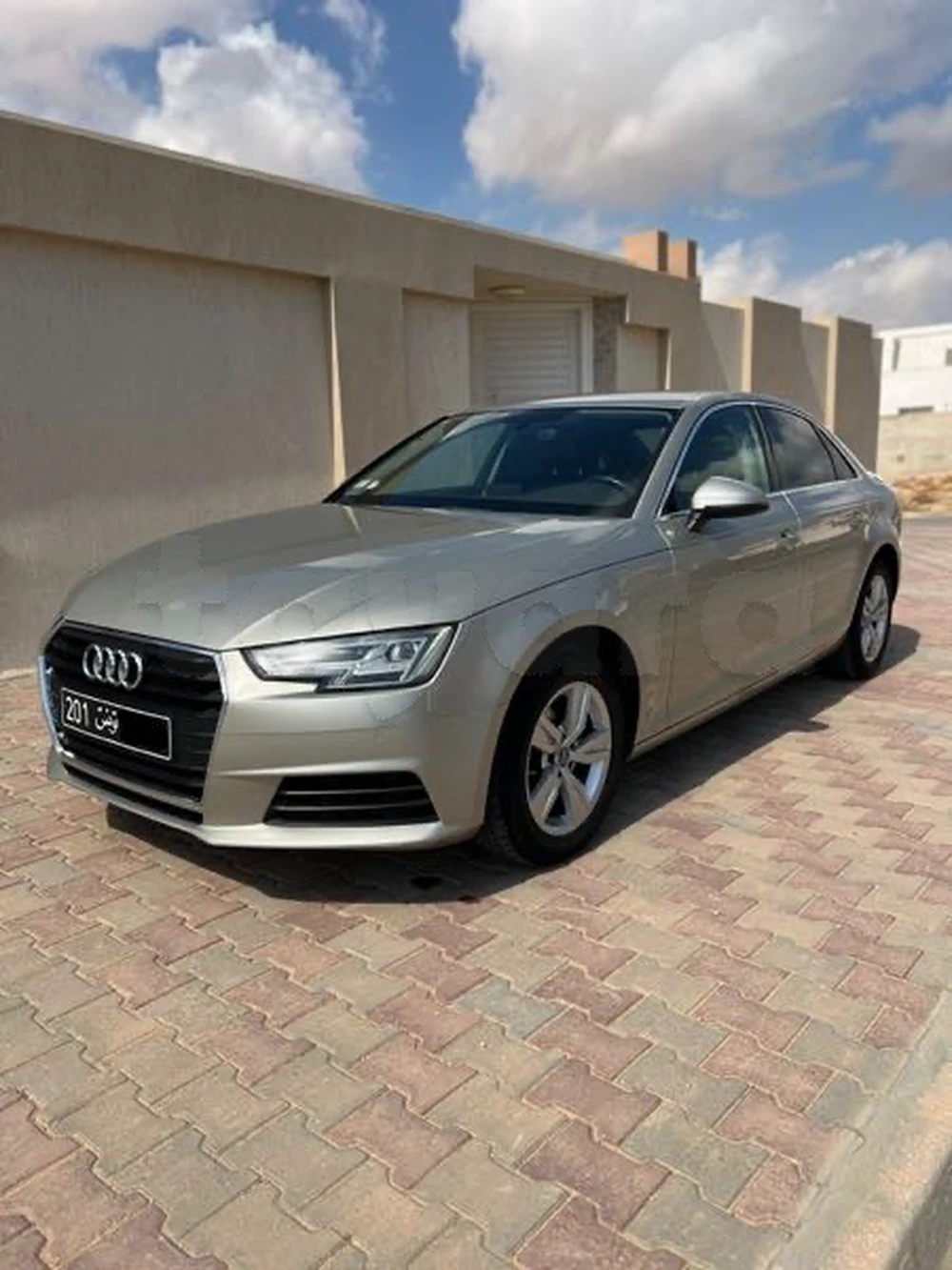 Carte voiture Audi A4