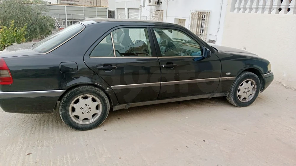 Carte voiture Mercedes-Benz Classe E