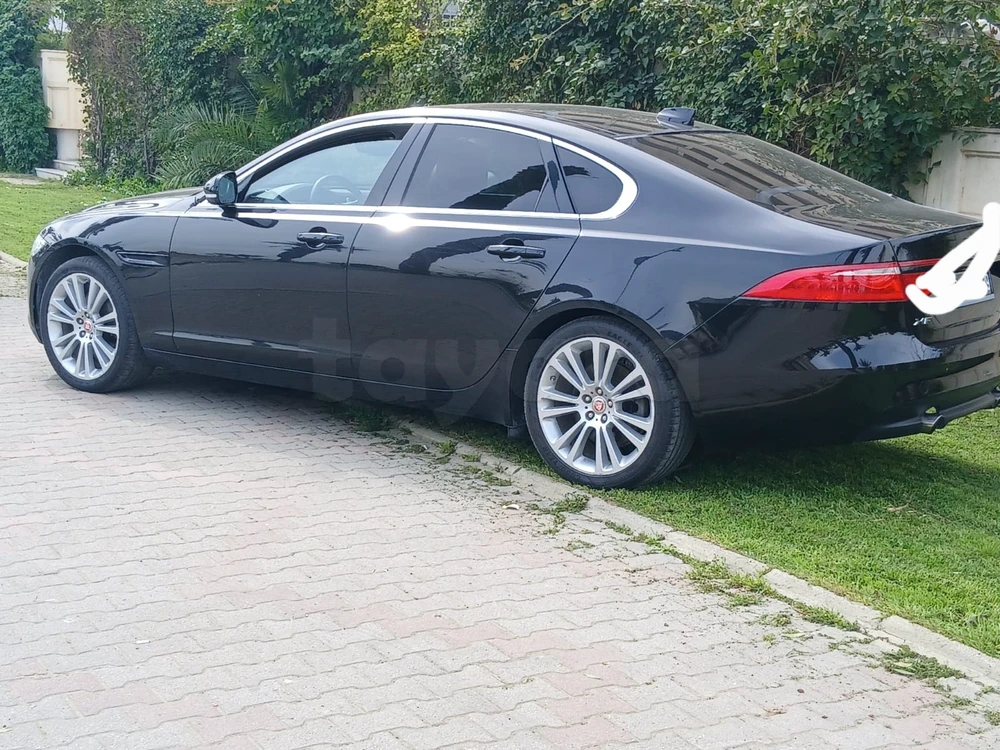 Carte voiture Jaguar XF