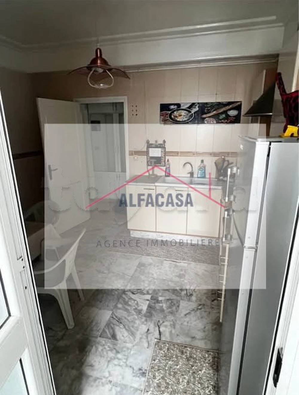 À LOUER UN APPARTEMENT S+3 HAUT STANDING MEUBLÉ A CITÉ EL WAHAT L'AOUINA.