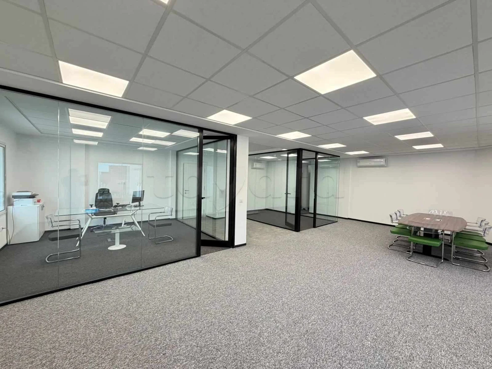 A louer plateau neuf moderne Sup 150 m² au lac 1