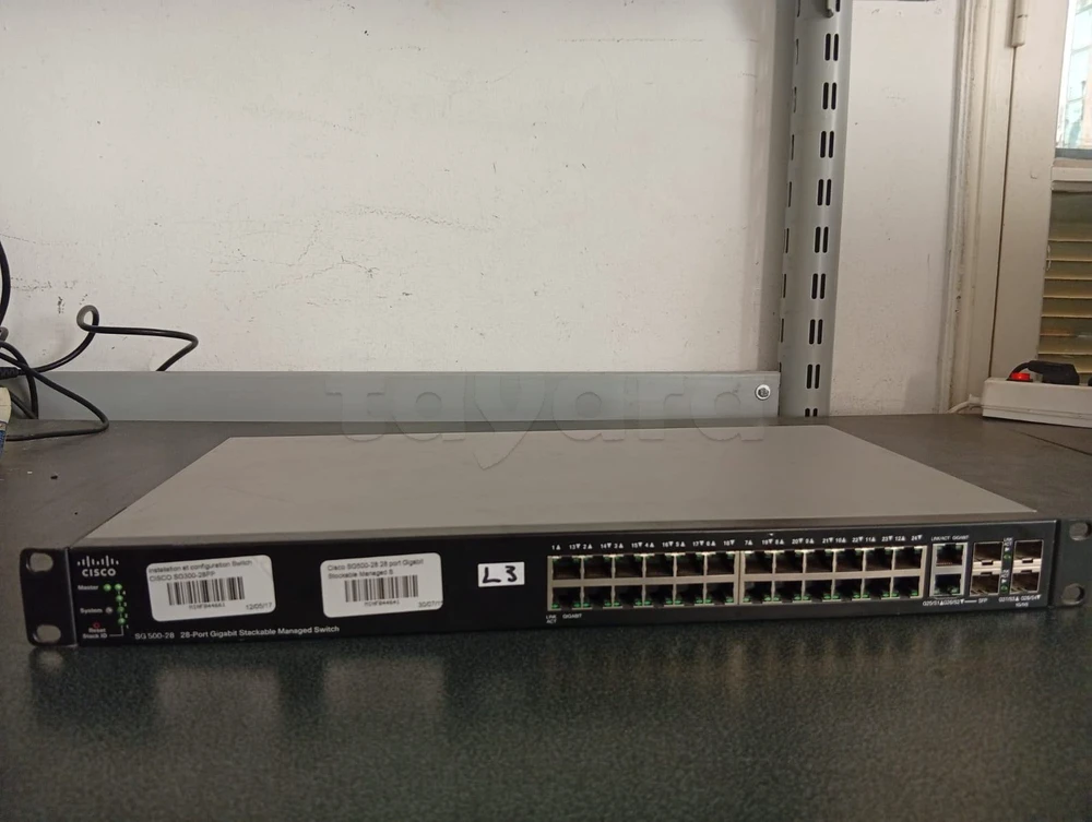 Switch Réseau Cisco SG500-28 (28 Ports Gigabit / Managed L3 / Stackable)