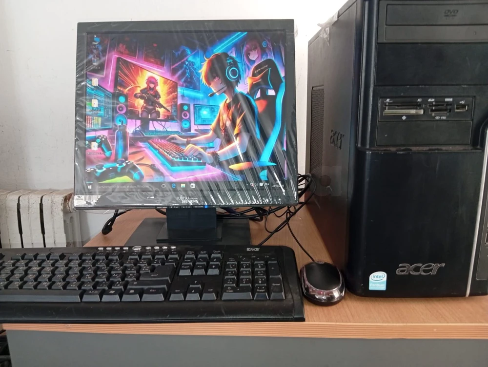 PC Fixe Acer Complet / Intel Core 2 Duo / 2 Go RAM / Écran Fujitsu + Clavier + Souris (Petit Prix)
