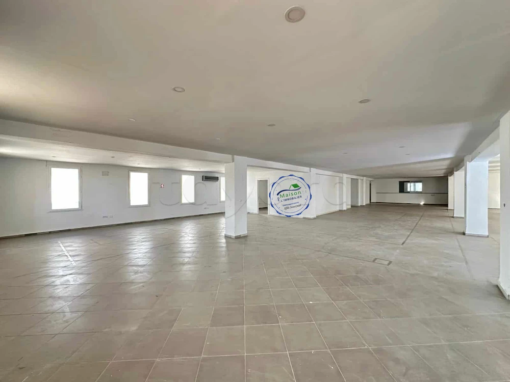 A louer immeuble sup 2150m² en open space et bureaux Lac 3