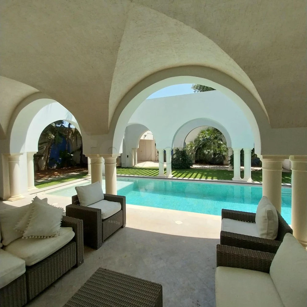 Superbe villa sidi fradj soukra