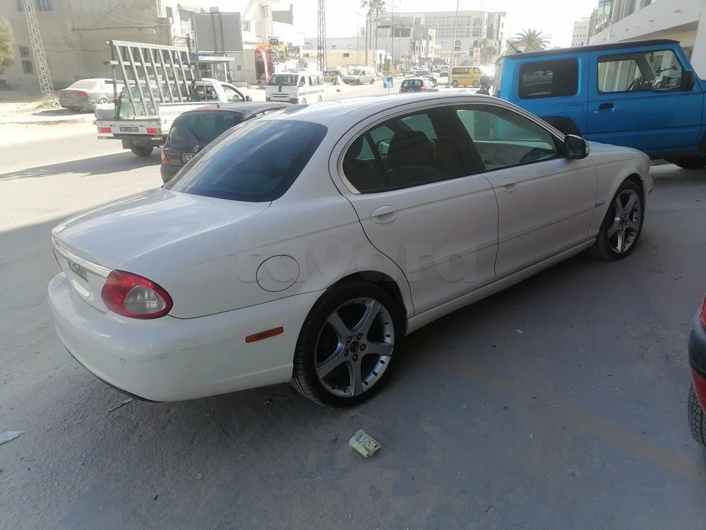 Jaguar X-Type