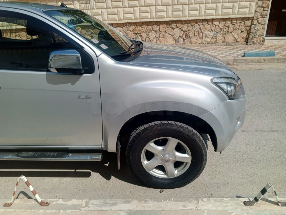 Isuzu D-Max