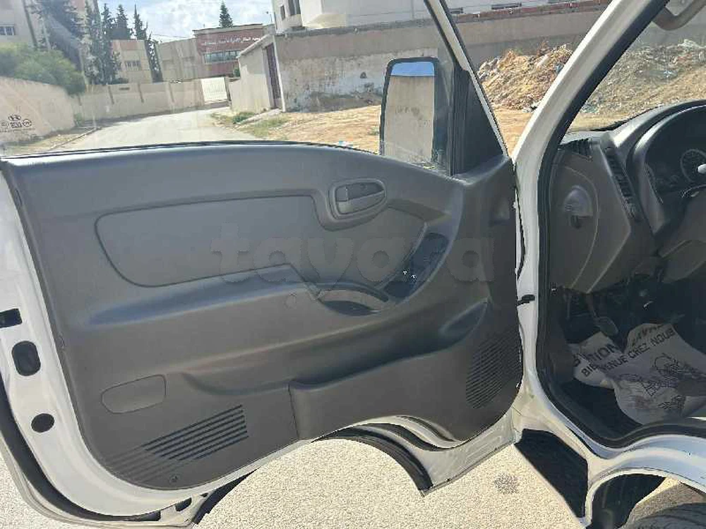 Hyundai H-100