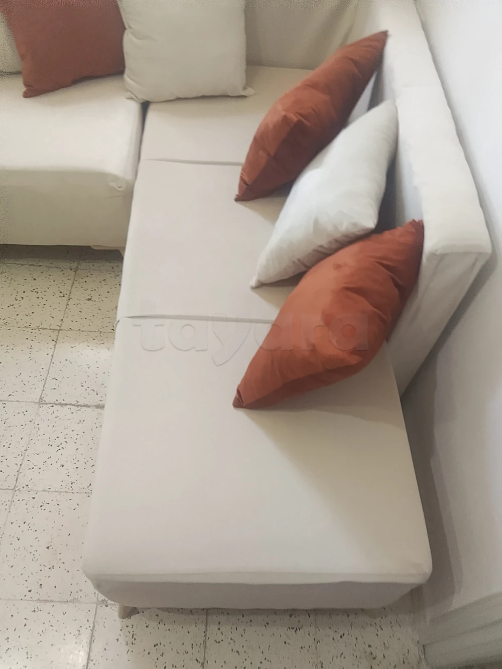 salon + طاولة