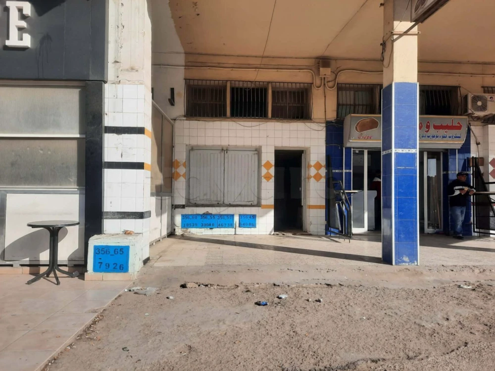 A louer local commercial route gremda km 0.5
