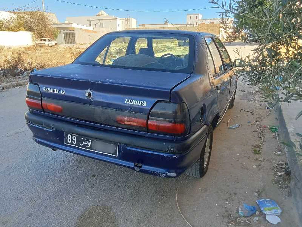 Renault 19