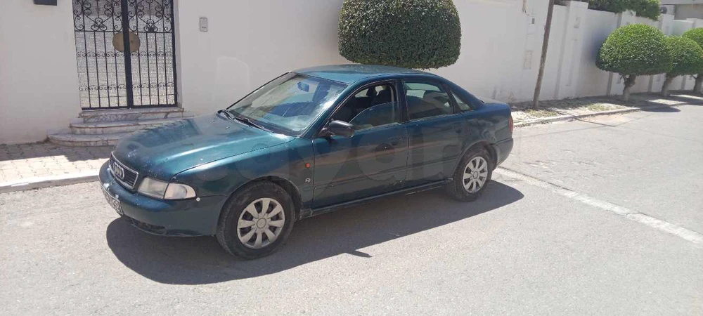 Carte voiture Audi A4