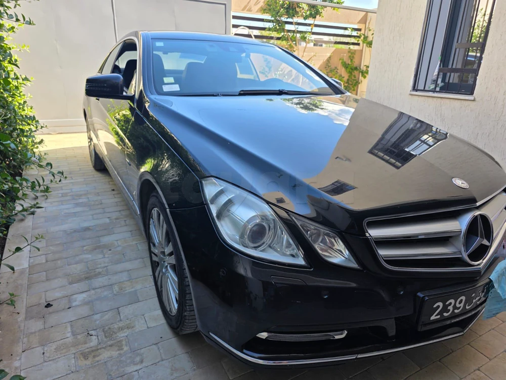 Mercedes E200
