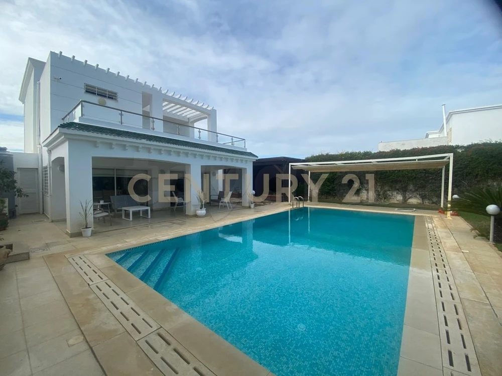 À VENDRE – Villa S+4 à Chotrana 2