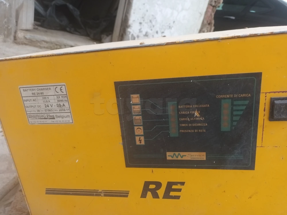 CHARGEUR DE BATTERIE