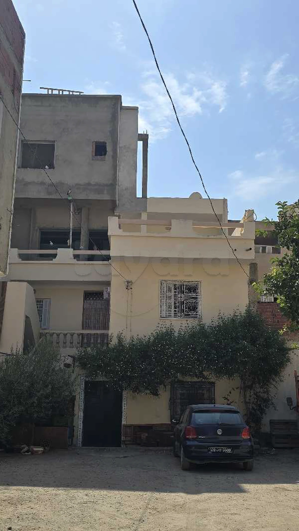a vendre maison 1ére étage + studio