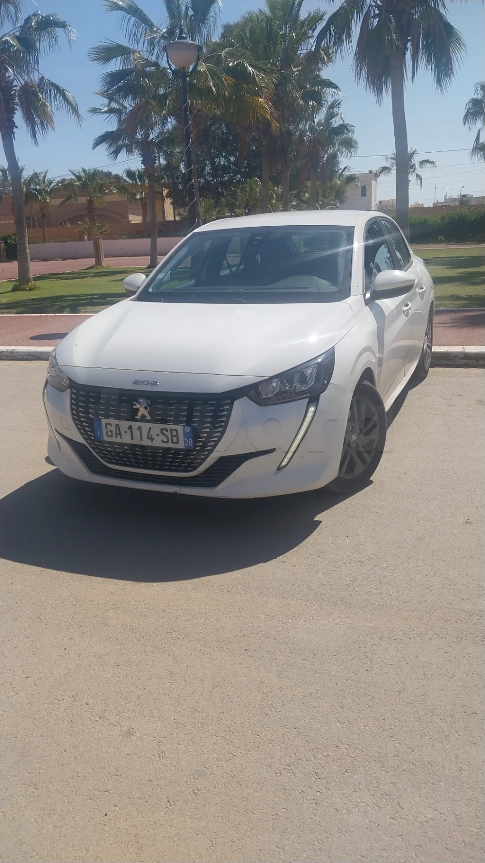 Carte voiture Peugeot 208