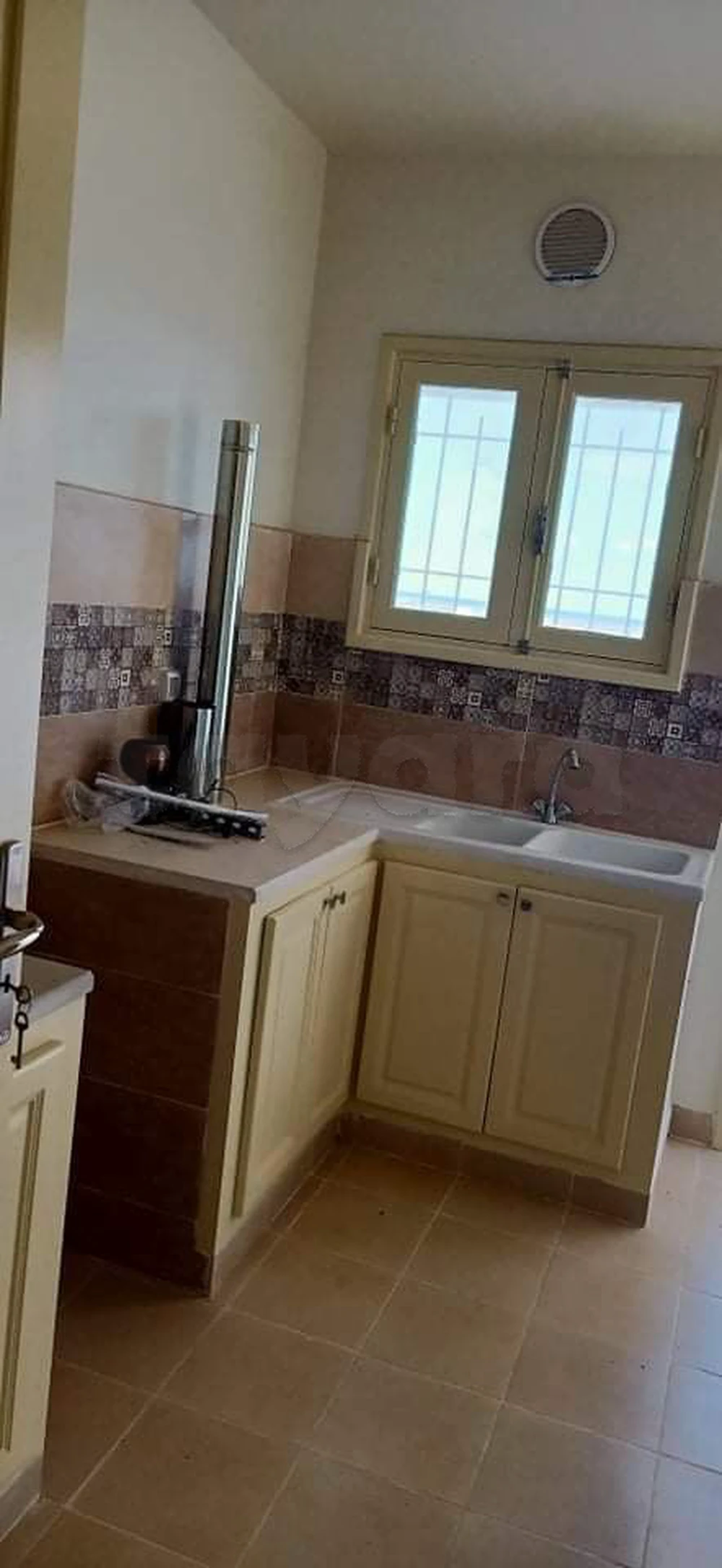 Appartement neuf à louer à résidence thyna