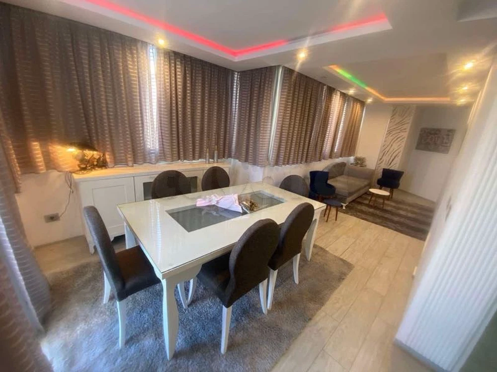 📍MENZAH 9C: APPARTEMENT S+2  RICHEMENT MEUBLÉ A LOUER - Vista 2