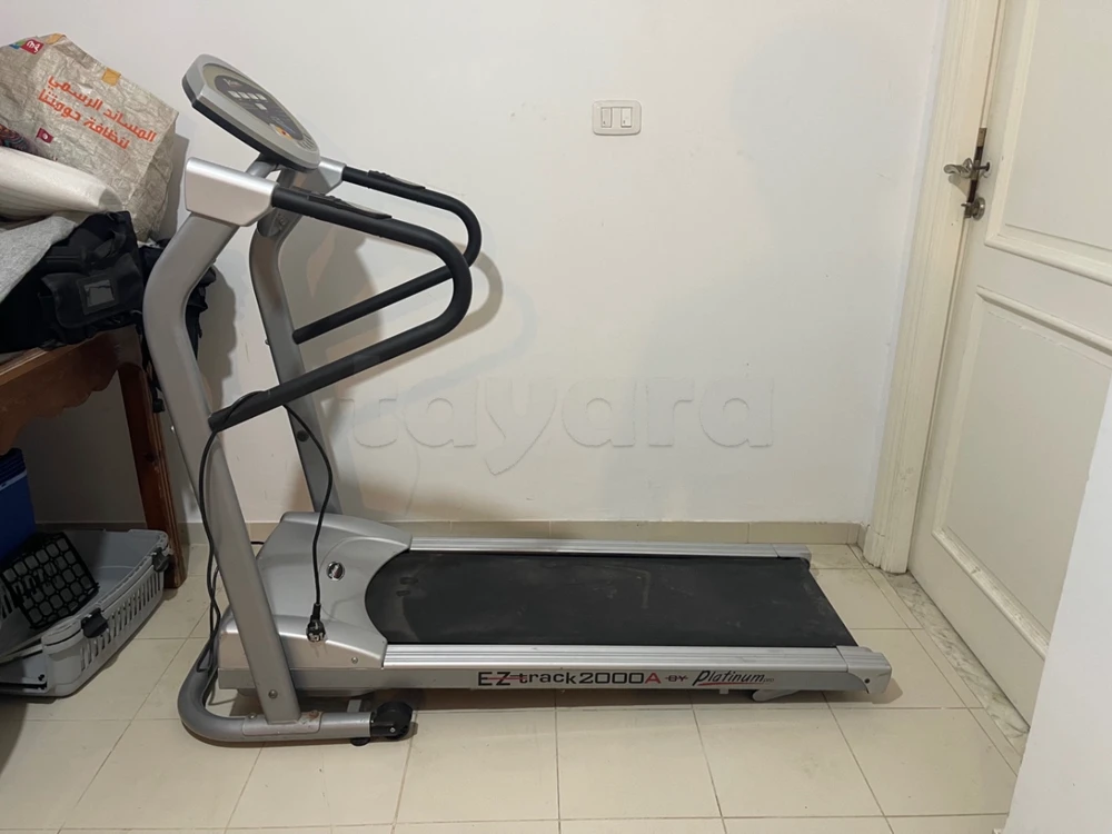 tapis roulant Platinum Pro EZ-Track 2000A, en bon état général.