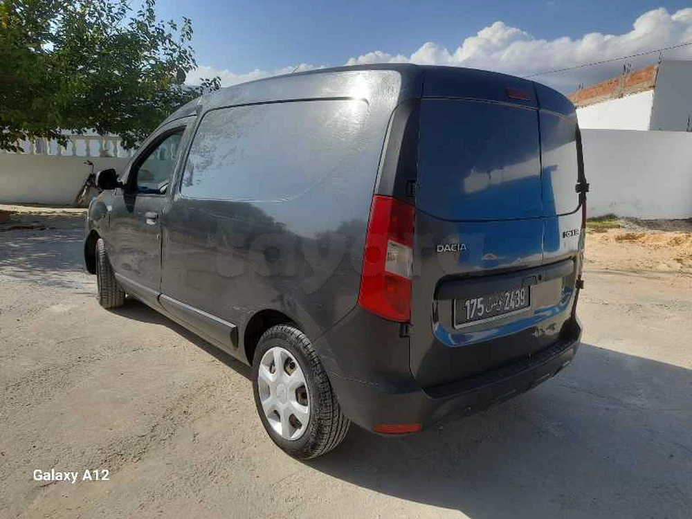 Carte voiture Dacia Dokker