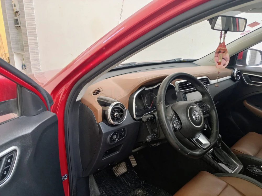 Carte voiture MG ZS