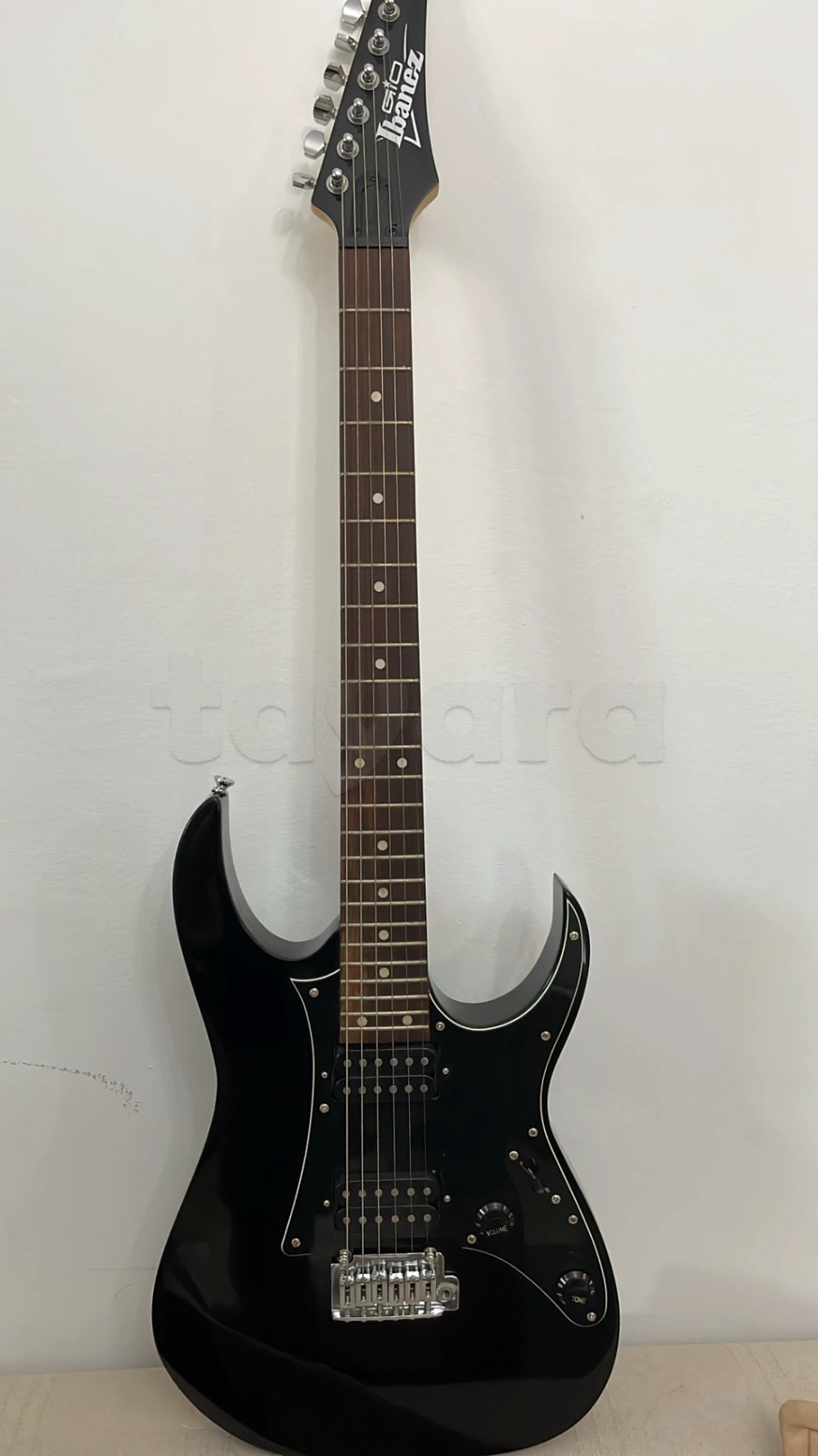 Guitare electrique ibanez+guitare classique MEG