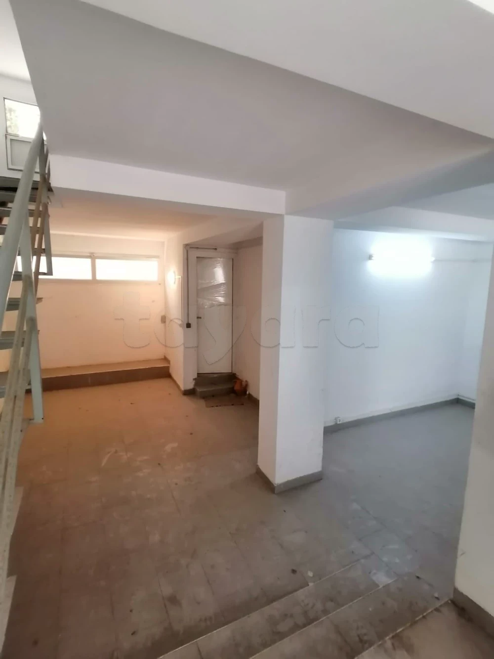 A VENDRE UN LOCAL COMMERCIAL A RADES AVENUE HABIB BOURGUIBA