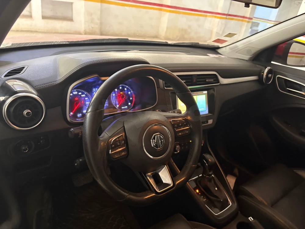 Carte voiture MG ZS