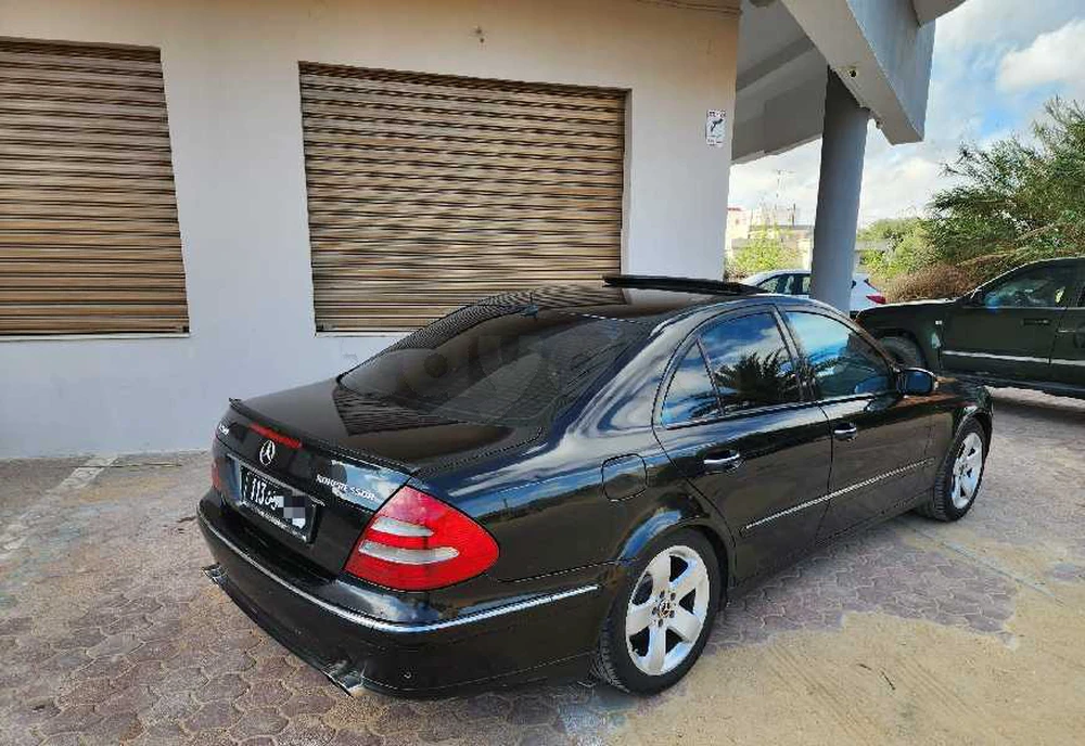 Carte voiture Mercedes-Benz Classe E