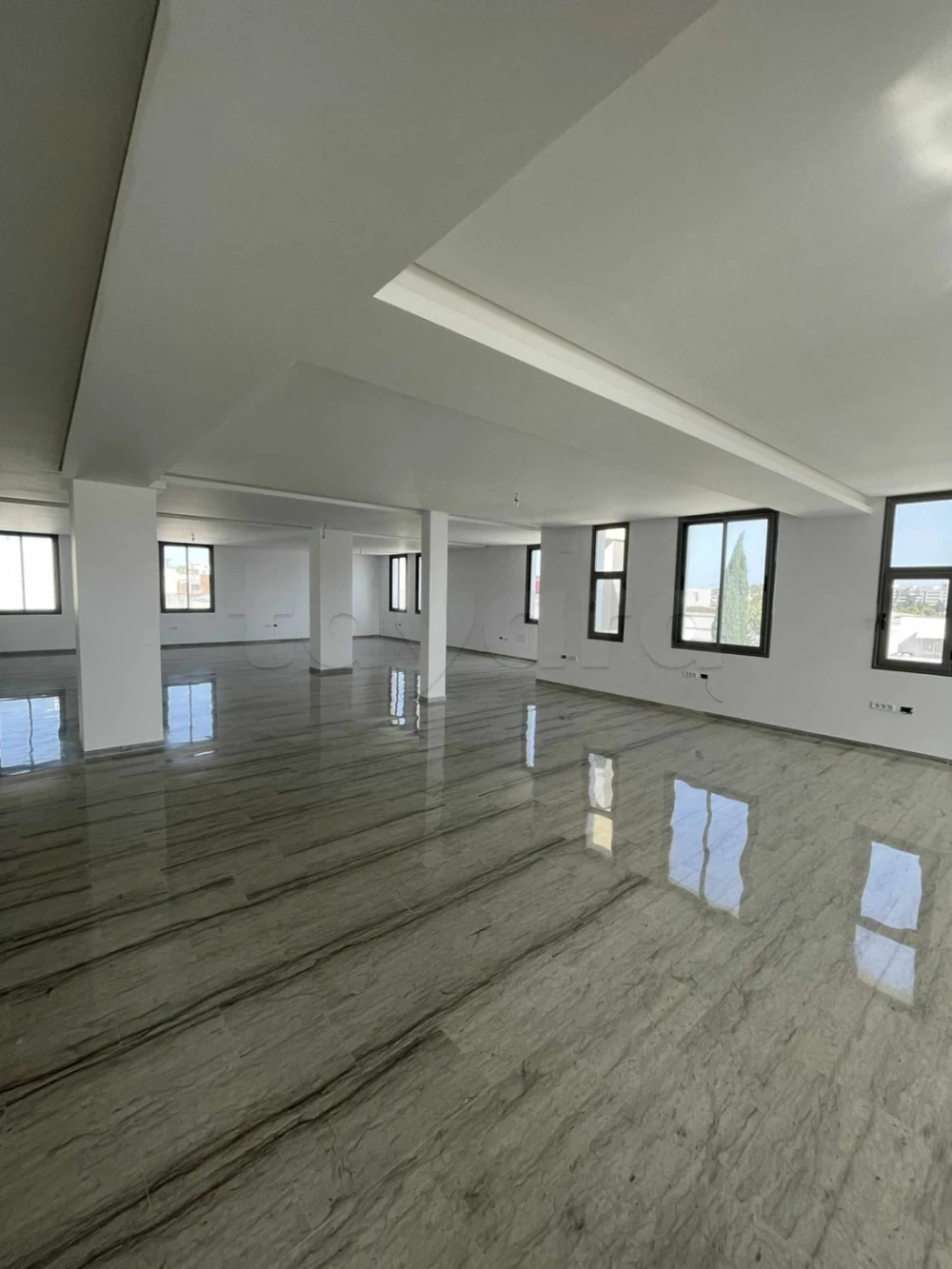 Plateau en 350m² à louer à Alain Savary