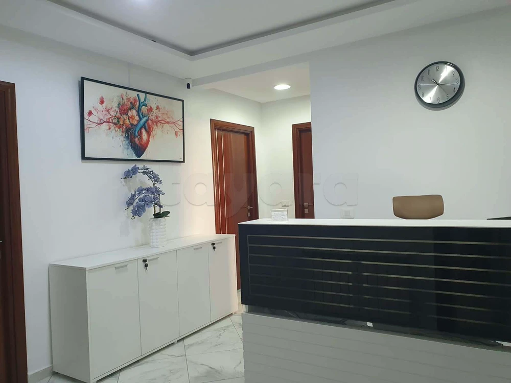 A LOUER UN BUREAU S+3 HST AU CENTRE H.LIF