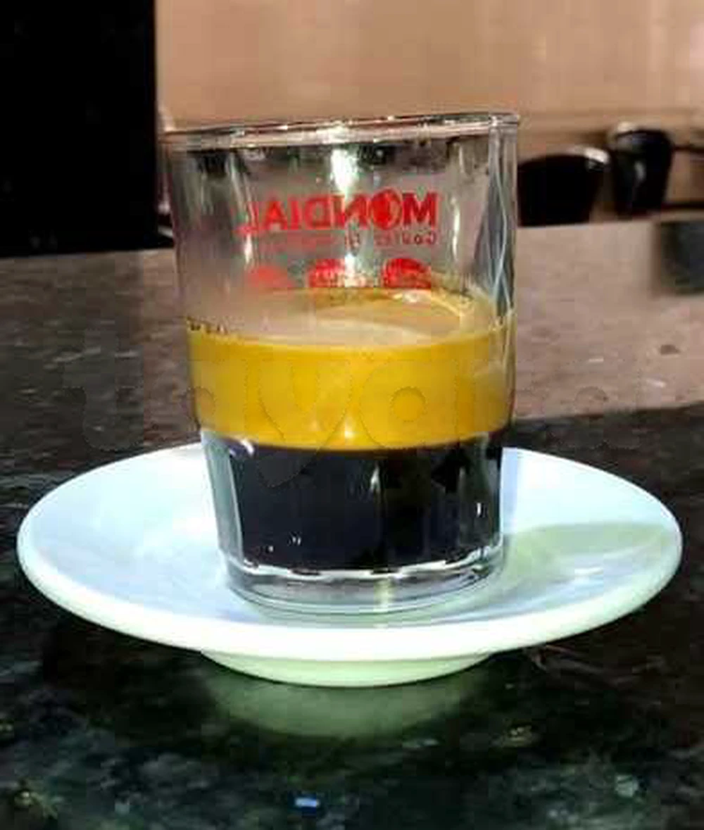 machine à café capsules dolce gustò 20bars importé de France comme neuf zéro défaut