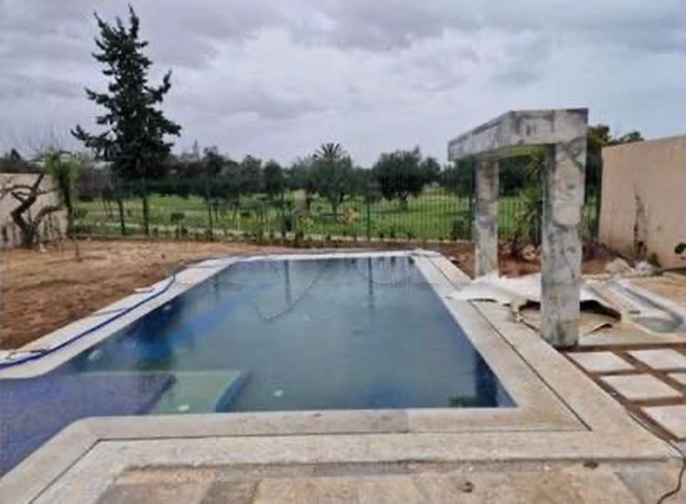 a louer une belle villa s4 haut standing avec piscine a sousse
