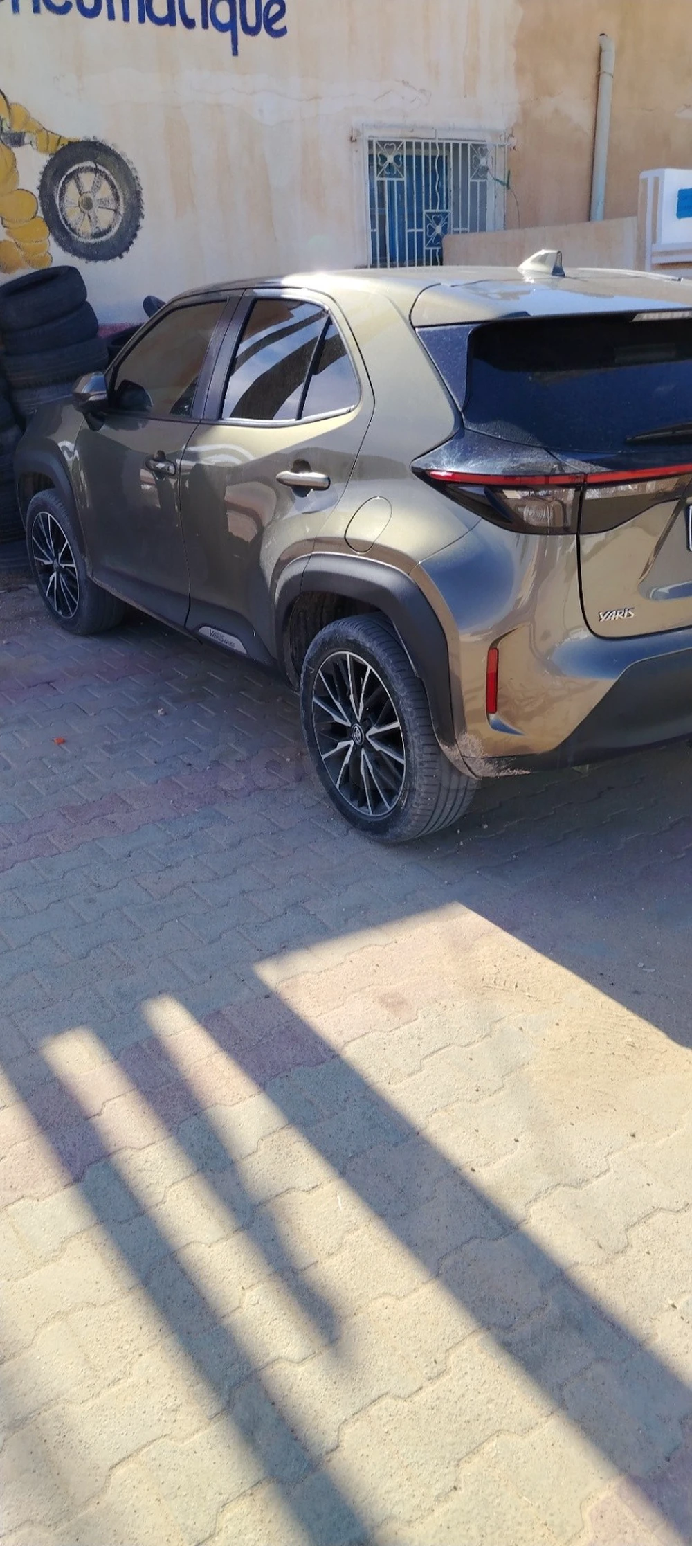 À VENDRE – TOYOTA YARIS CROSS HYBRIDE 2023