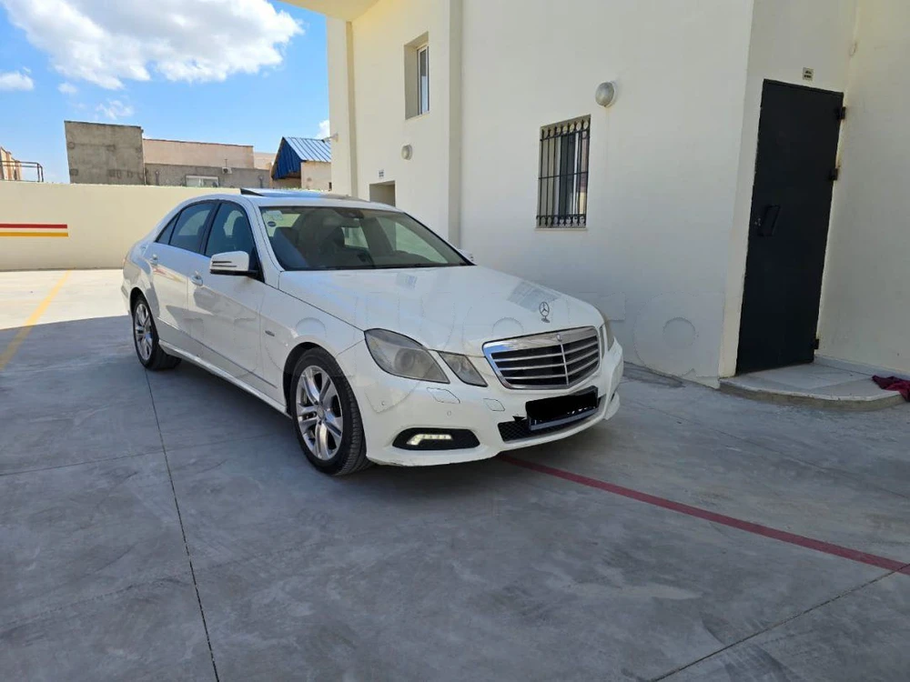 Carte voiture Mercedes-Benz Classe E
