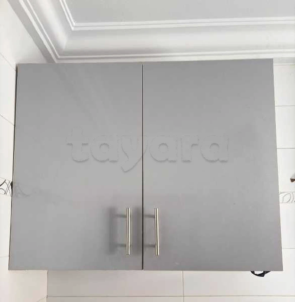 deux éléments à vendre high gloss couleur gris presque neuf