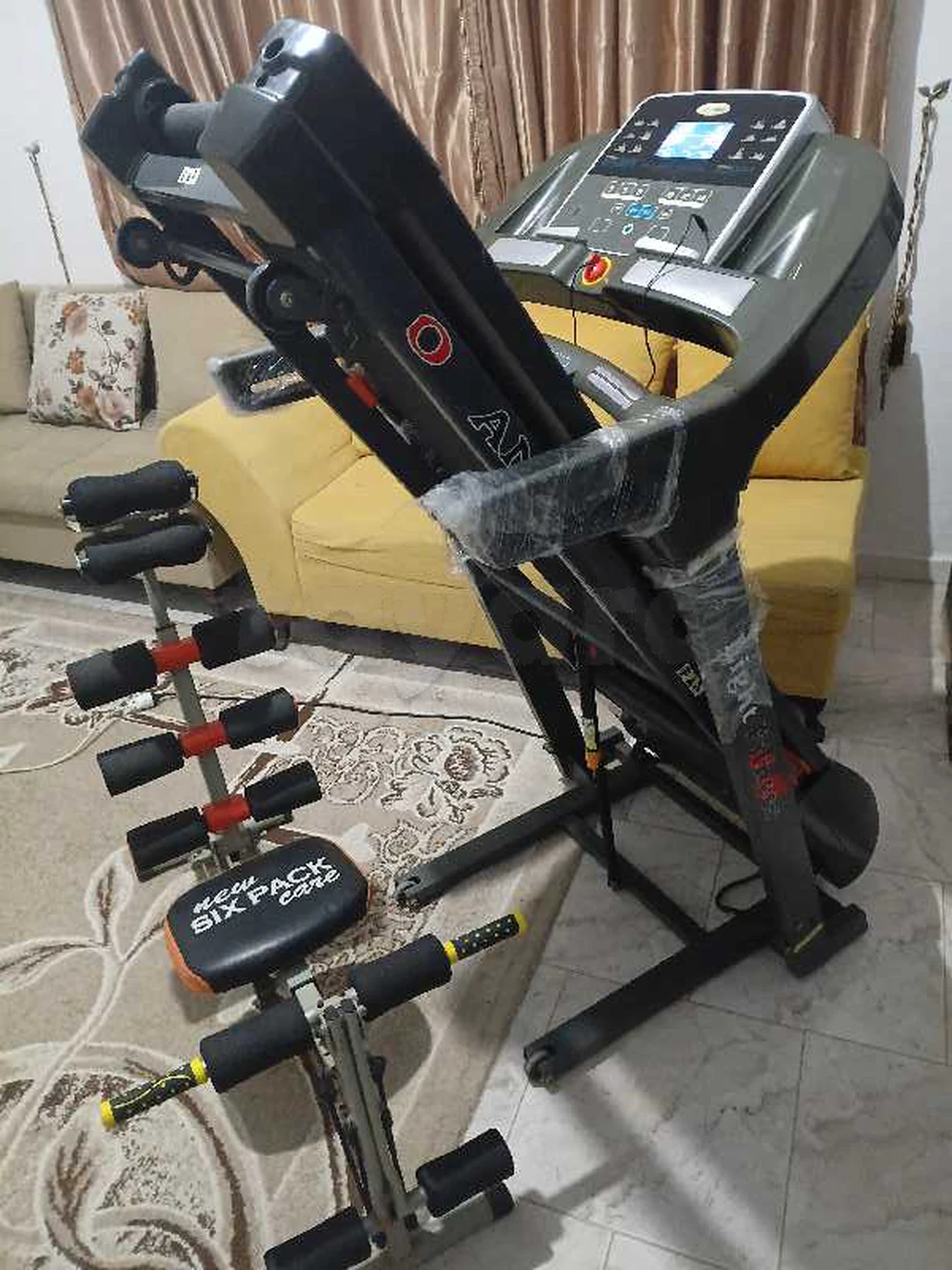 Tapis de course Light Fitness + Banque d'abdominaux gratuit