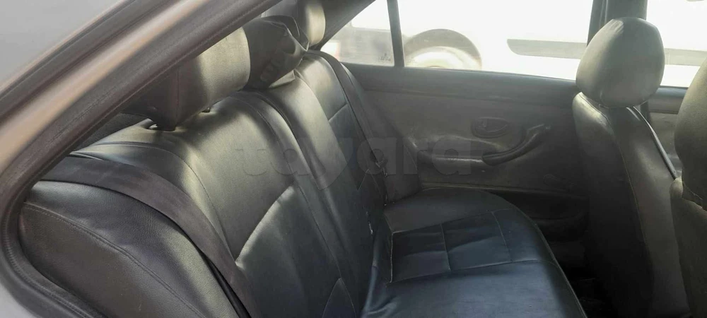 Peugeot 406