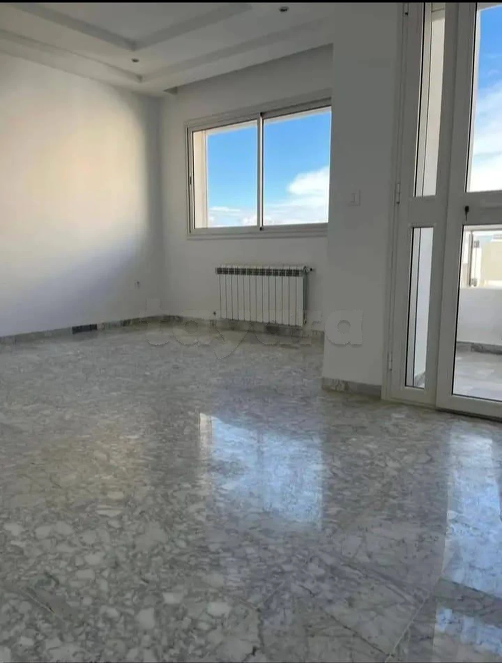A Vendre un S+2 haut standing à Cité Wahat l'Aouina