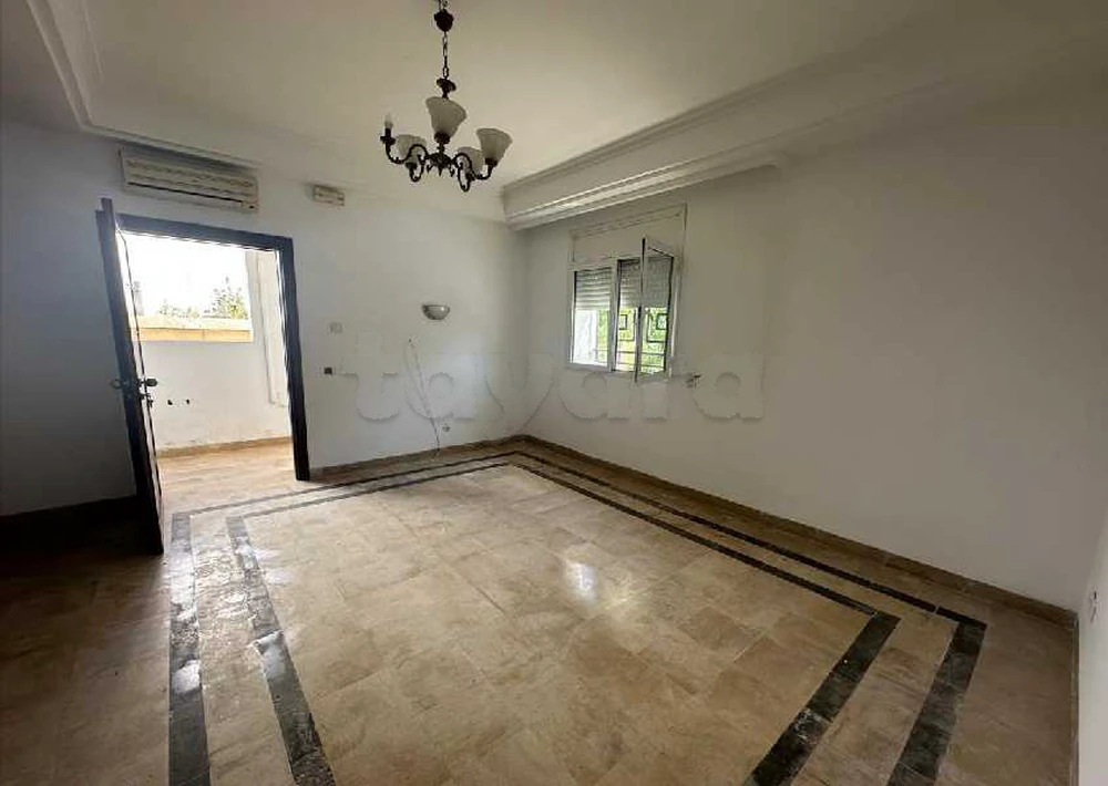 À vendre S+1 à ennasr