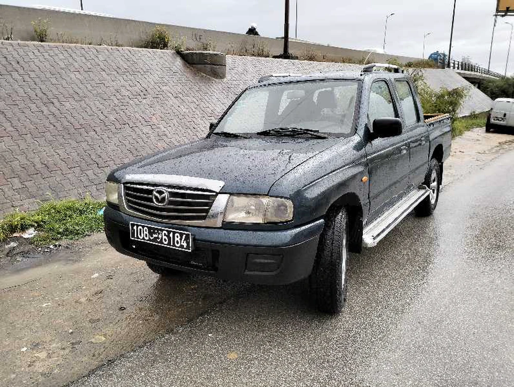 Mazda B 2500
