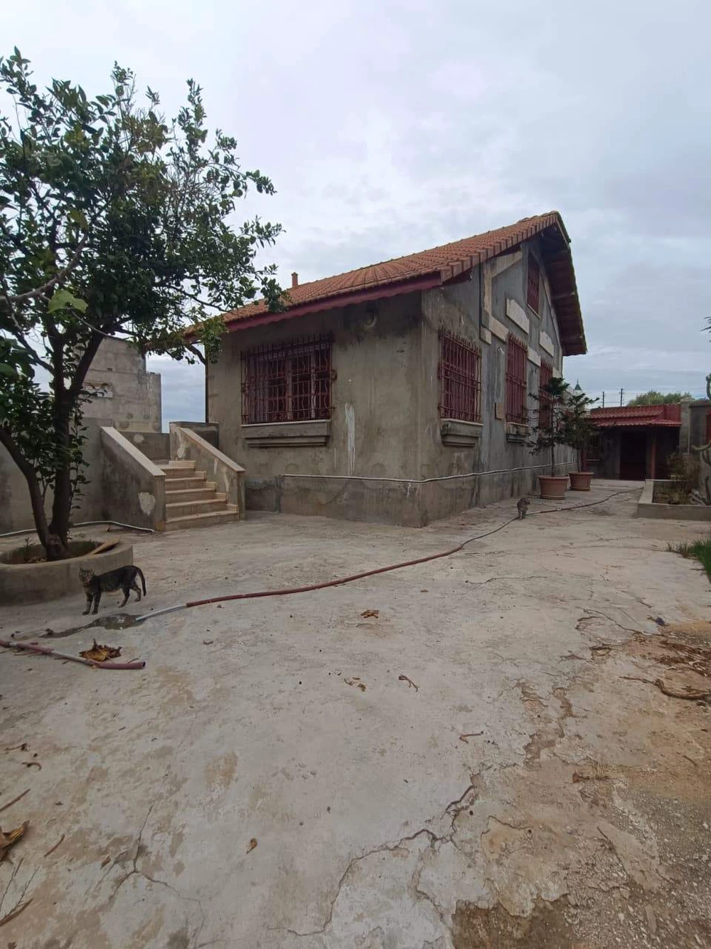 VILLA A MEGRINE COTEAUX TEL 54794673