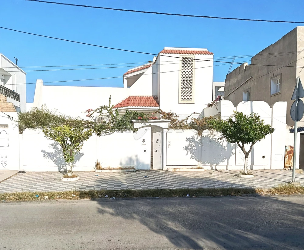 فرصة ممتازعة فيلا للبيع بسهلول 1