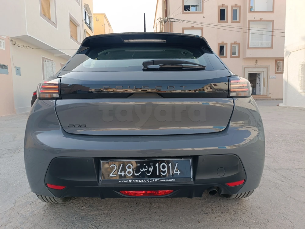 Peugeot 208