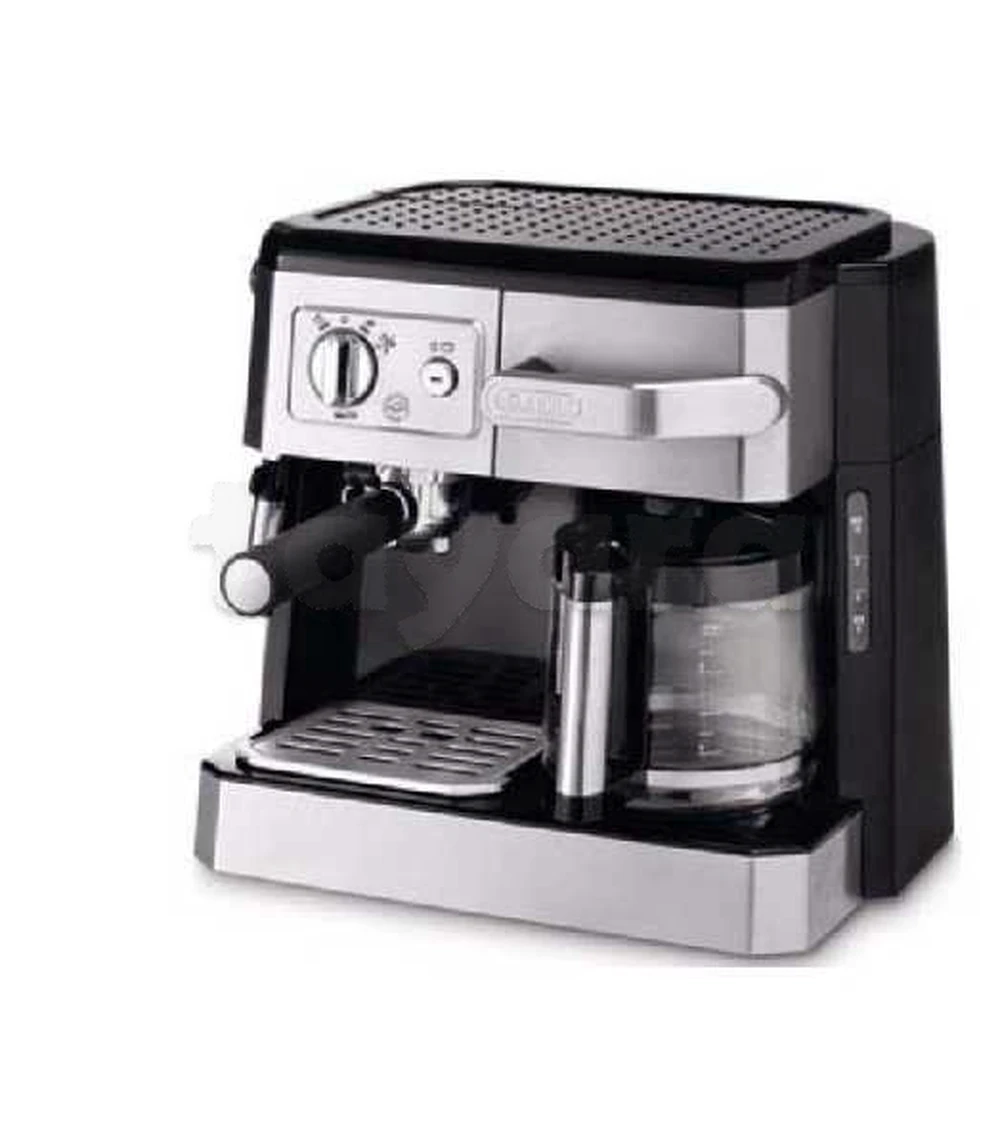 machine a café expresso Delonghi 20bars importé de l'Italie presque neuf zéro défaut