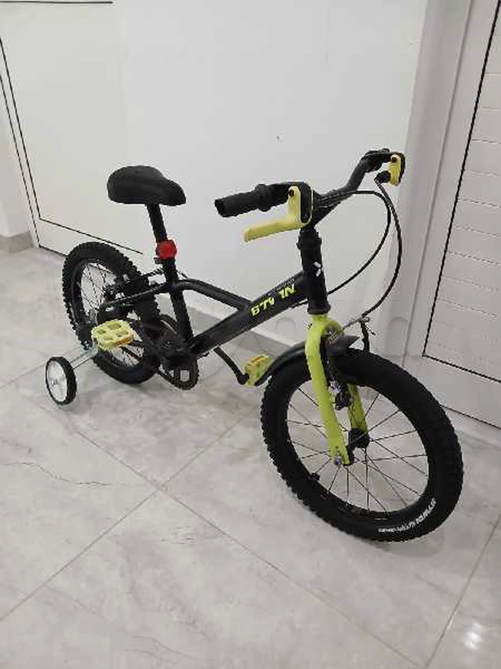 vélo 16 pouces importé