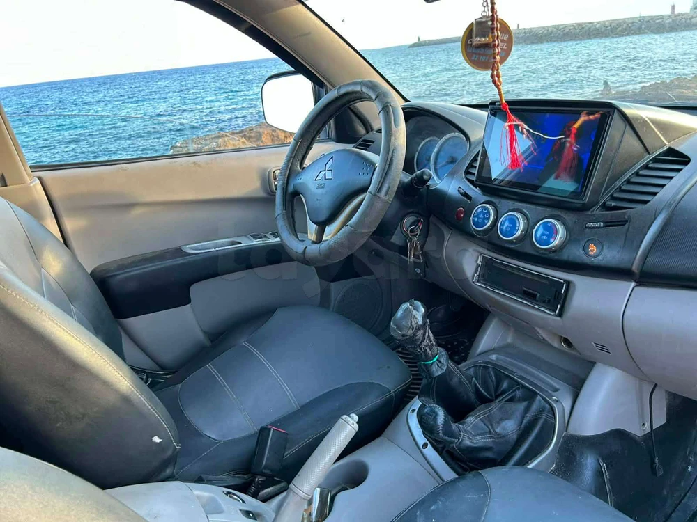 Carte voiture Mitsubishi L200