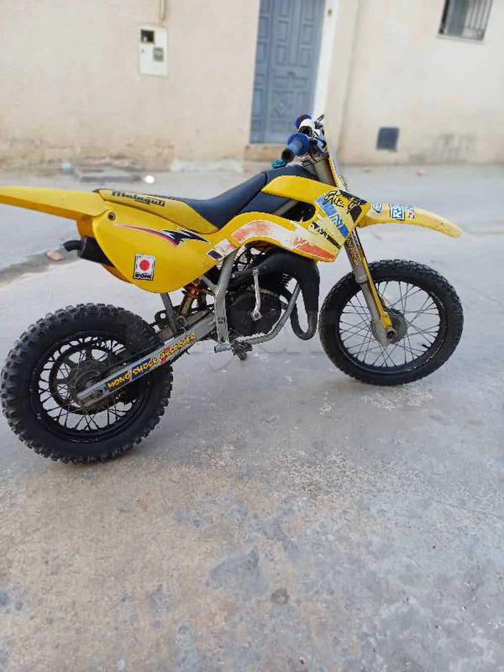 Deux motos pour enfants