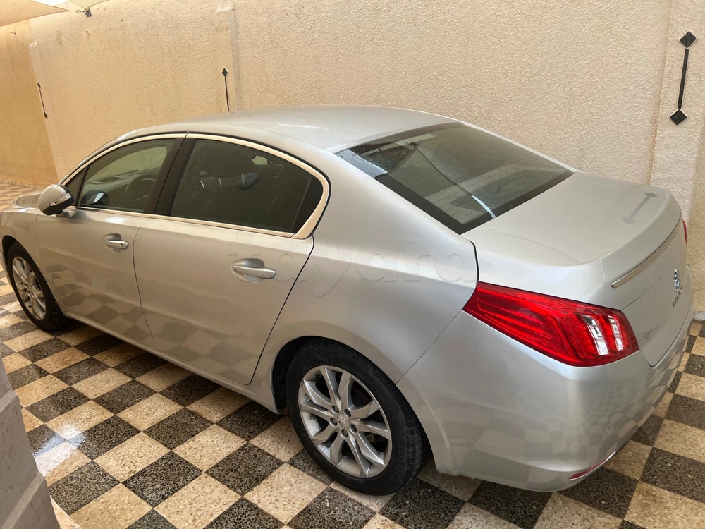 Carte voiture Peugeot 508